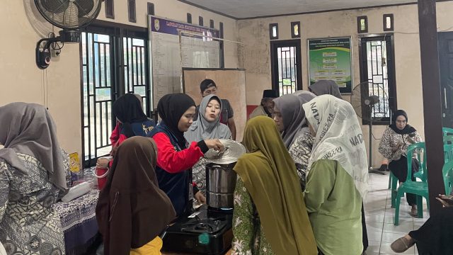 KKN 71 UPGRIS Gelar Pelatihan Pembuatan Es Jagung