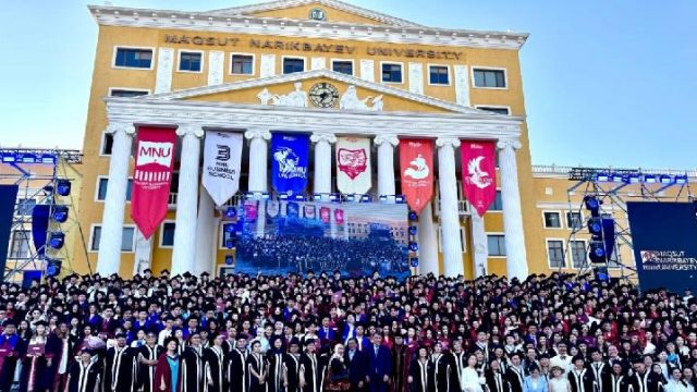 AWARDEE ADALAH: PENGERTIAN DAN CONTOH PENERIMA PENGHARGAAN