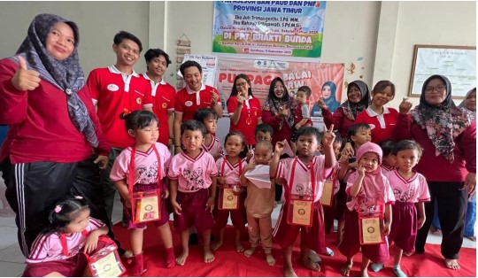 Anggota KKN NR 8 Kelurahan Benowo