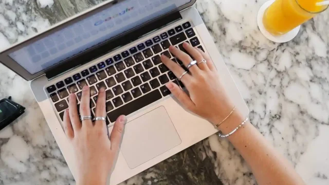 Panduan Lengkap Menjadi Copywriter SEO yang Efektif dan Berpengaruh