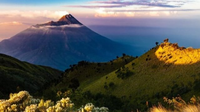 Gunung Kukusan: Wisata Alam yang Menakjubkan di Jawa Barat