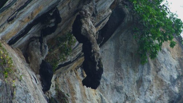 Batu Gantung Danau Toba: Pesona Alam yang Menakjubkan di Tengah Kekayaan Budaya Sumatra Utara