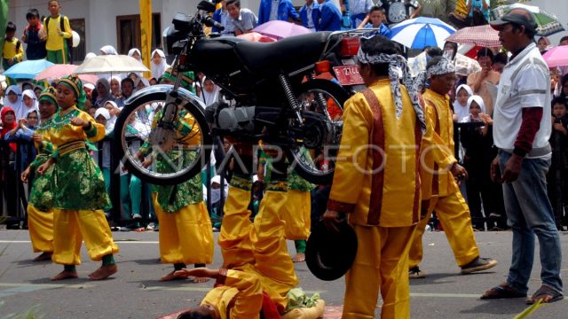 Seni Budaya Jawa Barat yang Memikat dan Unik