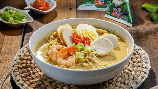 Mie Laksa: Rasakan Keunikan Makanan Khas yang Menggugah Selera