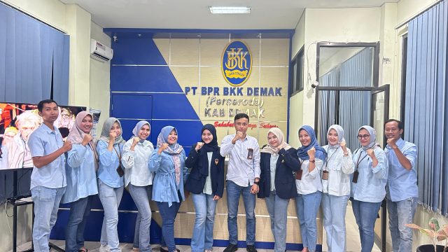 Mahasiswa UPGRIS